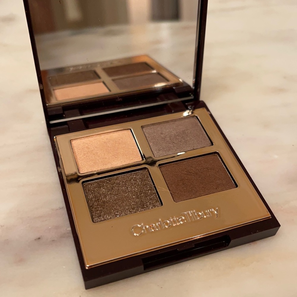 Charlotte tilbury eyeshadow palette in The Golden Goddess